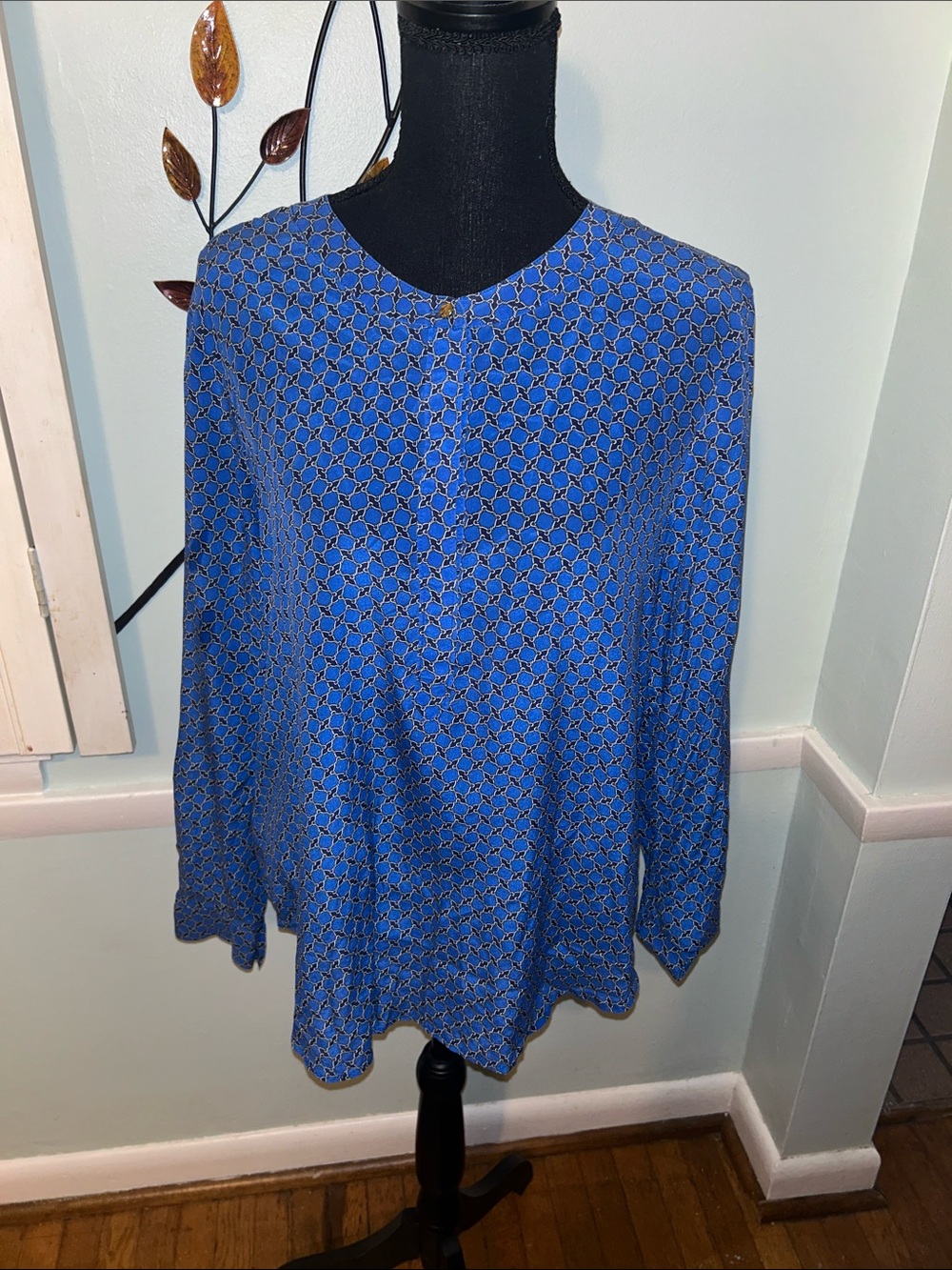 Blue Geometric Long-Sleeve Shirt